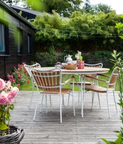 Cinas Garten-Esstische|Gartentische Holz - Gartentisch Ellen, ca. Ø110/H74 cm Weiß