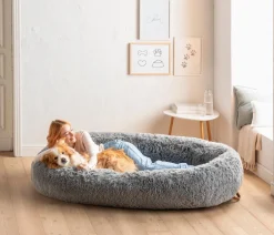 Dehner Lieblinge Betten & Kissen|Hundebetten & Körbe - Orthopädisches Kuschelbett Giant, oval, , ca. B175/H35/T100 cm Grau