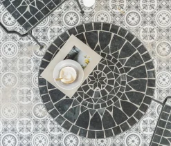 Dehner Balkontische|Gartentische Metall - Mosaiktisch Madeleine, ca. Ø60/H60 cm Dunkelgrau