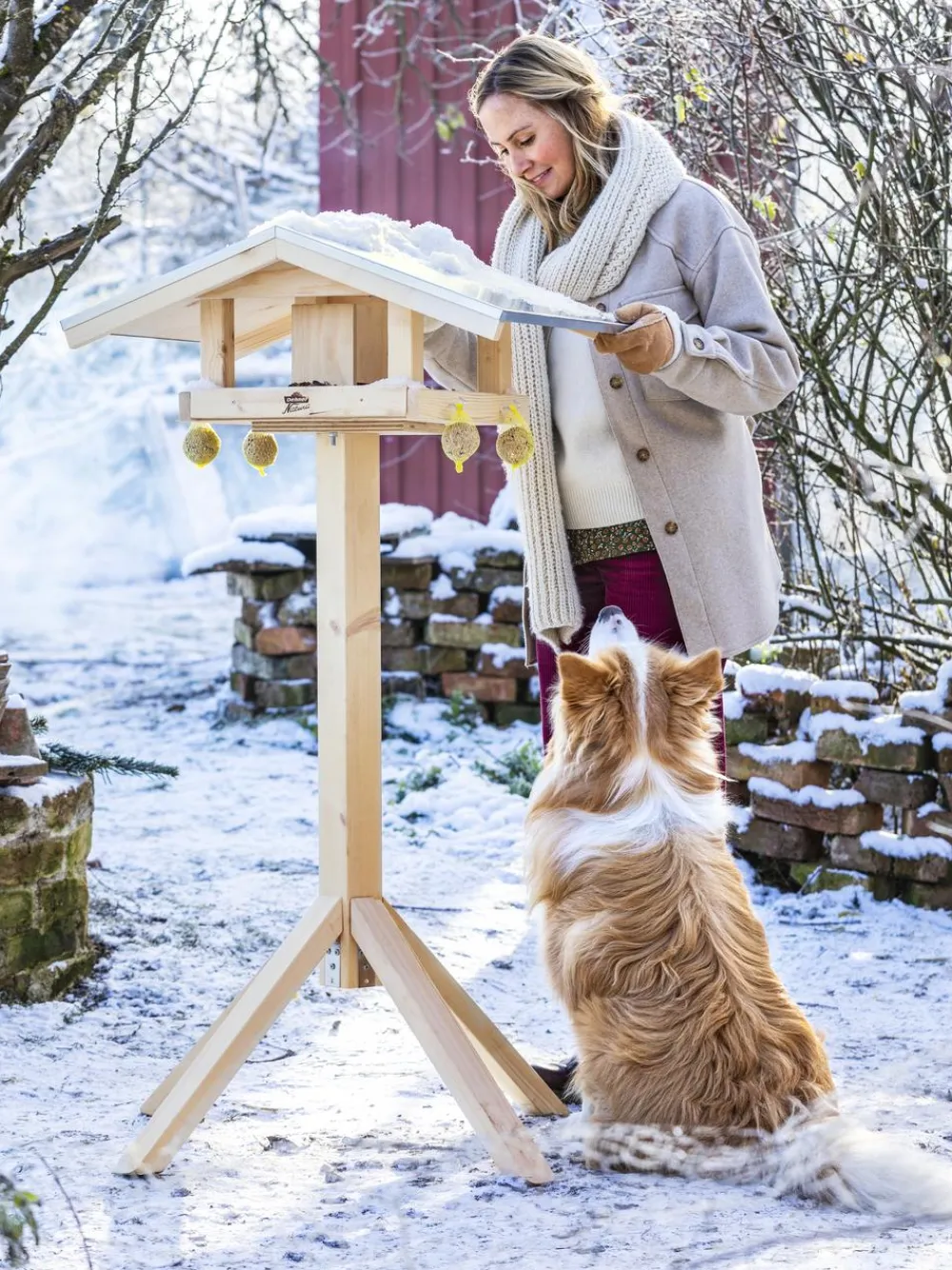 Dehner Natura Premium Futterhaus Karwendel, , inkl. Ständer Alpstein, ca. B84,3/H127,2/T84,3 cm Best