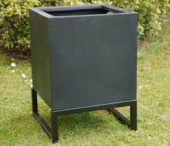 eastwest Metall-Untergestell für Pflanzkübel, quadratisch, , ca. B50/H15/T50 cm Schwarz Hot