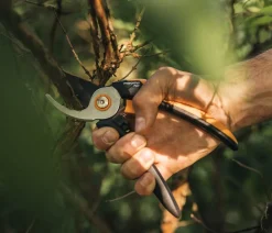 Fiskars Bypass-Gartenschere Solid L P341 Hot