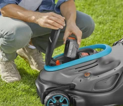 Gardena Akku-Rasenmäher-Set PowerMax 37/36V P4A Ready-To-Use Anthrazit