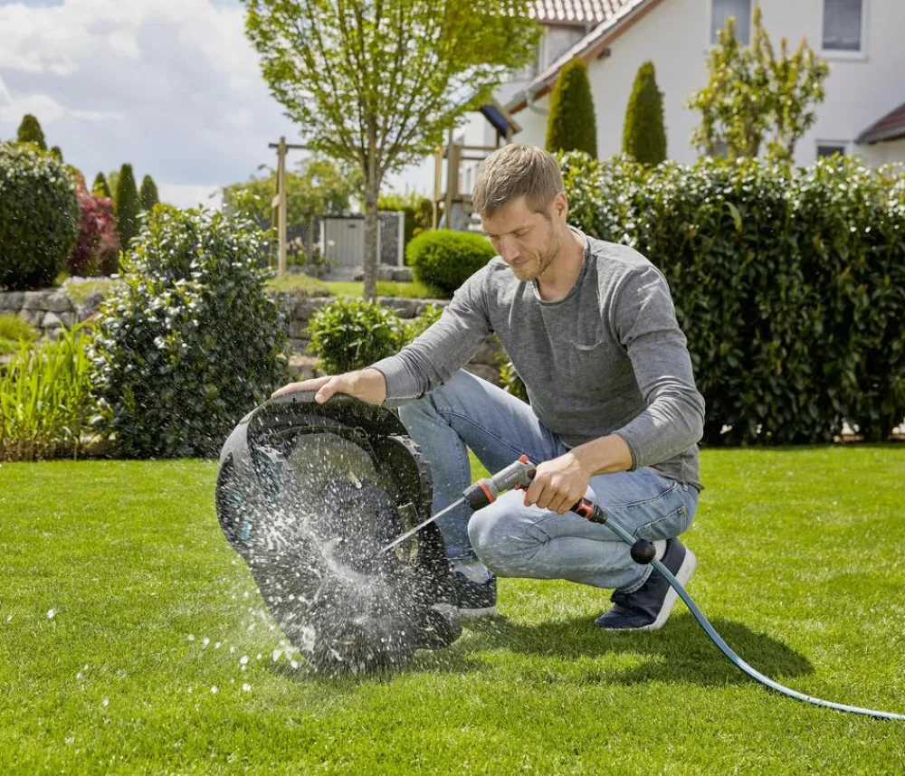 Gardena Rasenmäher & Rasentrimmer > Mähroboter smart SILENO life, 750 m²