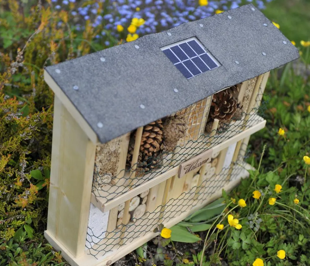 LUXUS-INSEKTENHOTELS Solar-Insektenhotel Landsonne, ca. B47/H34/T12,5 cm Schwarz New