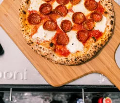 Ooni Pizzaöfen > Bambus Pizzaschieber/Servierbrett, ca. B30/H1/T50 cm