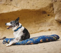 RUFFWEAR® Hundebett Baecap™, rechteckig, Deep Junge Dunkelblau Best
