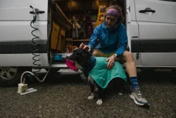 RUFFWEAR® Mehr Hundezubehör|Mehr Transport & Unterwegs > Hunde-Handtuchmantel Dirtbag™ Aurora Teal