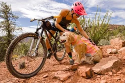 RUFFWEAR® Mehr Hundezubehör|Mehr Transport & Unterwegs - Hunde-Kühwete wap Cooer Zip™ Vet Hellrot