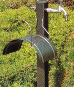 tomco Brunnen Zubehör - Stahl-Wassersäule Verona, mit 1/2 Hahn und Schlauchhalter