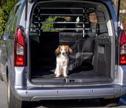 Trixie Auto-Gitter mit Kopfstützenfixierung, ca. B105-172/H46-60 cm